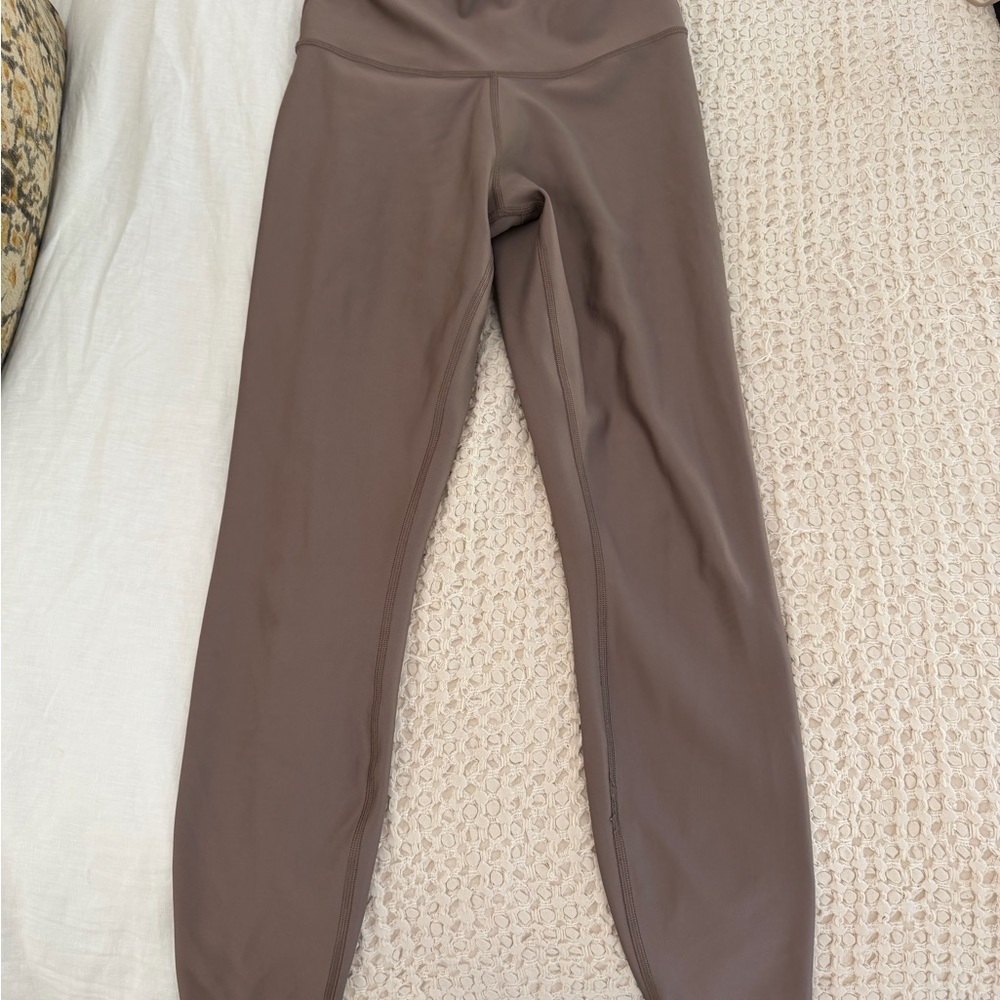 Alo High-Rise Leggings
